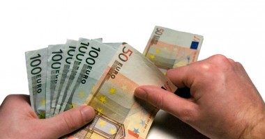 Stire din Eveniment : Acuzată că a facilitat obținerea  pe nedrept a unor fonduri europene