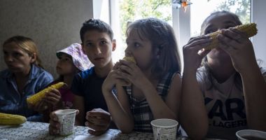 Stire din Social : Salvaţi Copiii: 95% dintre familiile vulnerabile nu pot acoperi nevoile de bază ale copiilor