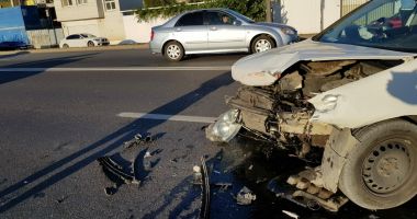 VIDEO / ACCIDENT RUTIER GRAV între Eforii. O victimă este încarcerată - 4