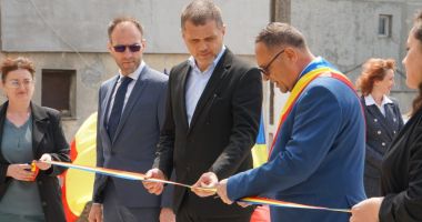 Stire din Politică-Administrație : A fost inaugurat noul sediu al Serviciului Public Comunitar de Evidență a Persoanelor din comuna Adamclisi