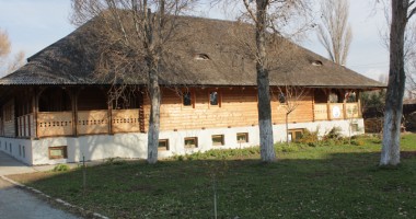 Centrul de zi Arca, ajutor  pentru persoanele cu dizabilități - 4