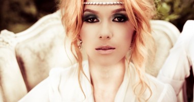 Stire din Monden : Adela Popescu, victima unei țepe