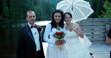 Stire din Monden : Adelina Pestrițu face 8.000 de euro pe lună din nunți
