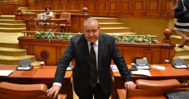 Stire din Politică-Administrație : Deputatul Daniel Fenechiu a demisionat din PPDD