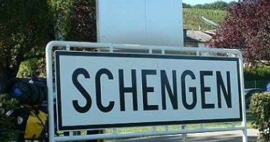 Stire din Politică-Administrație : RAPORTUL CE / "România întrunește condițiile specifice pentru ca România să intre în Schengen"