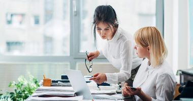 Stire din Social : Angajatorii sunt obligați să le elibereze salariaților adeverinţele solicitate în maximum 15 zile