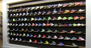Stire din Eveniment : Adidași, în valoare de aproape 80.000 de euro, găsiți în portul Constanța