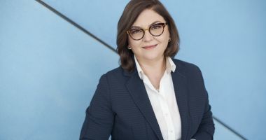 Stire din Politică-Administrație : Liberala Adina Vălean, acceptată comisar european