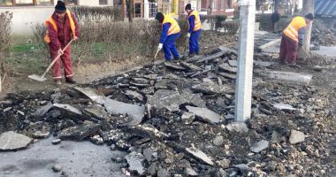 Stire din Politică-Administrație : Administrația locală a reluat lucrările la trotuarele de pe Tomis