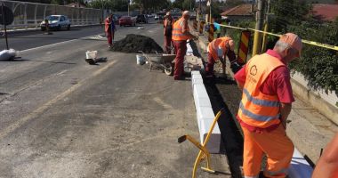 Stire din Politică-Administrație : Administrația locală continuă lucrările la Pasajul "Cumpenei"