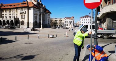 Stire din Politică-Administrație : Administrația locală montează noile indicatoare rutiere în zona peninsulară