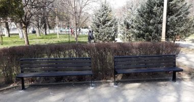 Stire din Politică-Administrație : Administrația locală montează mobilier urban nou în Constanța