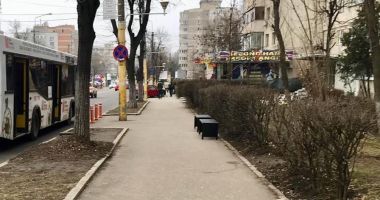 Stire din Politică-Administrație : Administrația locală din Constanța montează bănci în stațiile RATC