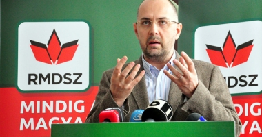 Stire din Politică-Administrație : "Reducerea  cotei unice  de impozitare  pe venit înseamnă scăderea veniturilor autorităților locale"