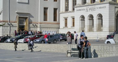 Stire din Cultură-Educație : Vin cifrele de școlarizare la universități
