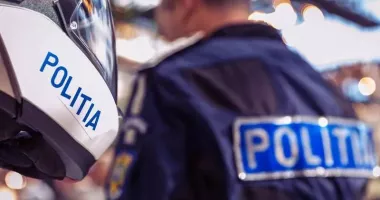 Stire din Eveniment : Tânăr de 19 ani, arestat după ce a provocat un accident  și a agresat un polițist