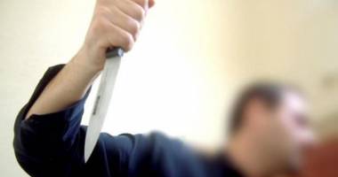 Stire din Eveniment : Adolescent reținut pentru înjunghierea a doi amici. Etnobotanicele ar fi de vină!