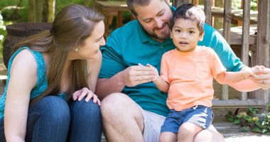 Stire din Social : Indemnizaţii lunare de acomodare pentru cei care doresc să adopte copii
