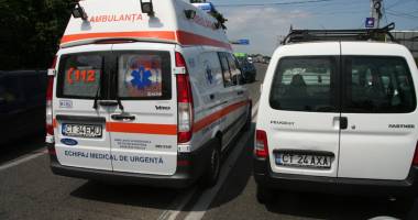 Stire din Eveniment : A intrat cu mașina în copac  după ce a adormit la volan