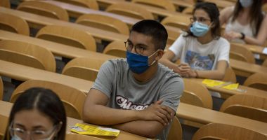 Stire din Cultură-Educație : A doua șansă la Bacalaureat. Începe sesiunea de toamnă a examenului național