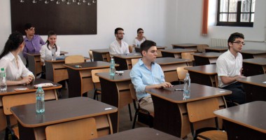 Stire din Cultură-Educație : A doua sesiune de Bacalaureat ia startul