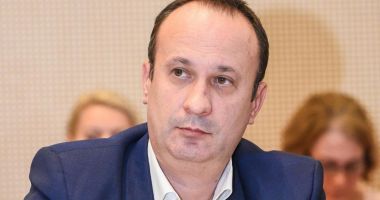 Stire din Politică-Administrație : Ministrul Adrian Câciu, răspuns tăios pentru Nicușor Dan: "Aș fi preferat să mă sunați"