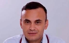 Stire din Social : Dr. Adrian Marinescu, despre recomandarea privind purtarea măștii din nou, în spațiile aglomerate: ”Nici nu ar trebui să impună cineva”