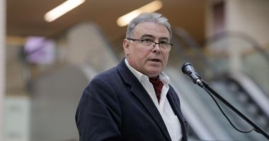 Stire din Eveniment : Adrian Cioroianu, suspendat din funcția de director al Bibliotecii Naționale după ce a fost trimis în judecată