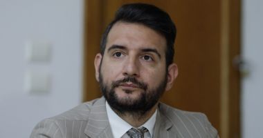 Stire din Eveniment : Avocatul Adrian Cuculis a fost amenințat cu violență și incendierea mașinii