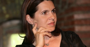 Stire din Politică-Administrație : PDL va lua în discuție luni pe cei care denigrează partidul