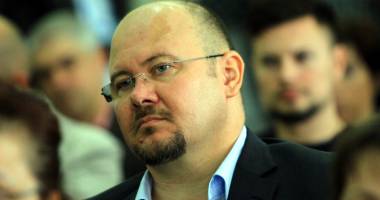 Stire din Politică-Administrație : Consiliul Județean face "curat" în RAJDP. Cât mai rezistă Gâmbuțeanu în funcție?