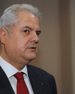 Adrian Năstase, exclus din profesia de avocat