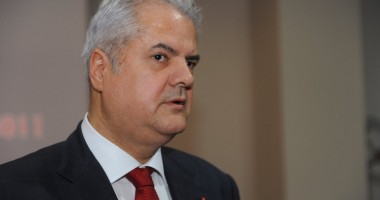 Stire din Politică-Administrație : Adrian Năstase cere contopirea pedepselor primite la cele două condamnări definitive