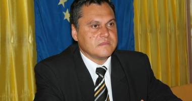 Stire din Politică-Administrație : Prefectul Constanței a fost demis. Adrian Nicolaescu, numit în locul lui Ion Constantin
