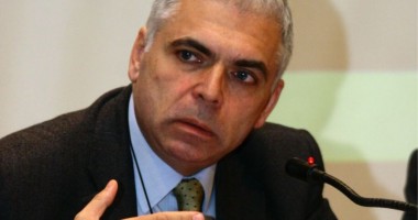 Stire din Politică-Administrație : Europarlamentarul Adrian Severin, trimis în judecată de DNA pentru luare de mită și trafic de influență
