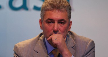 Stire din Politică-Administrație : Ce spune Videanu despre o posibilă candidatură la Președinție