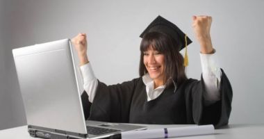 Stire din Cultură-Educație : SCHIMBARE ÎN ÎNVĂȚĂMÂNTUL SUPERIOR! PREDARE ONLINE ÎN UNIVERSITĂȚI, de anul viitor