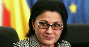 Stire din Cultură-Educație : Ecaterina Andronescu: "Putem încheia parteneriate între angajatori și unitățile de învățământ"