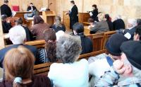 Stire din Eveniment : Dacă românii fug din România, alții se luptă să facă parte din ea!