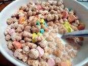 Cerealele servite la micul dejun au mai mult zahăr decât gogoșile