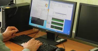 Stire din Politică-Administrație : AEP Constanța recrutează 1.200 operatori de calculator în secțiile de votare