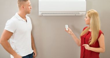 Stire din Sănătate : Aerul condiționat poate provoca, uneori, paralizie facială