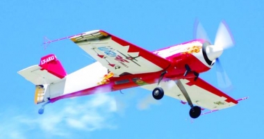 Stire din Diverse : Aeromania, show aviatic cu brățară oficială