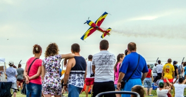 Stire din Cultură-Educație : Show aviatic la limita imposibilului în acest week-end
