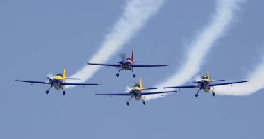 Stire din Cultură-Educație : "Aviația dă senzația". Vă invităm la show-ul aviatic "Aeromania"
