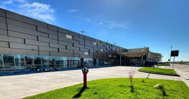 Stire din Economie : Tunurile pe Aeroportul Mihail Kogălniceanu. ”Au explodat indemnizaţiile conducerii!”