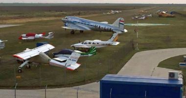 Stire din Eveniment : INCIDENT AVIATIC PE AEROPORTUL DIN TUZLA! Sunt două victime! Se intervine de urgență
