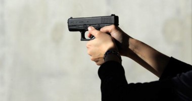 Stire din Eveniment : Posesorii de arme neletale, luați la puricat de polițiști