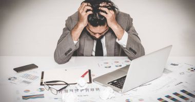 Stire din Economie : Mediul de afaceri, în alertă! "Efectul Georgescu" aruncă în aer economia României