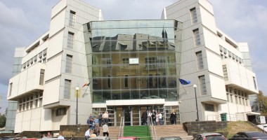 Stire din Eveniment : Afacerist din Constanța, judecat pentru evaziune fiscală